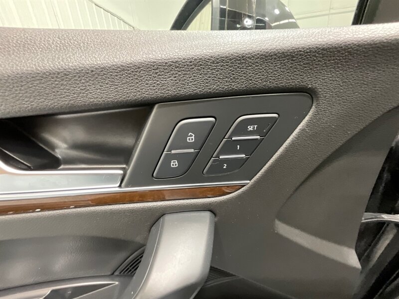 2018 Audi Q5 2.0T quattro Premium Plus AWD / Panoramic Sunroof / Navigation & Backup Camera / Leather Heated Seats - Photo 34 - Gladstone, OR 97027