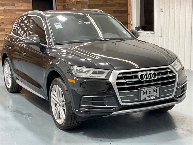 2018 Audi Q5 2.0T quattro Premium Plus AWD / Panoramic Sunroof / Navigation & Backup Camera / Leather Heated Seats - Photo 2 - Gladstone, OR 97027