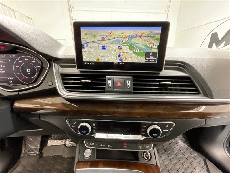 2018 Audi Q5 2.0T quattro Premium Plus AWD / Panoramic Sunroof / Navigation & Backup Camera / Leather Heated Seats - Photo 15 - Gladstone, OR 97027