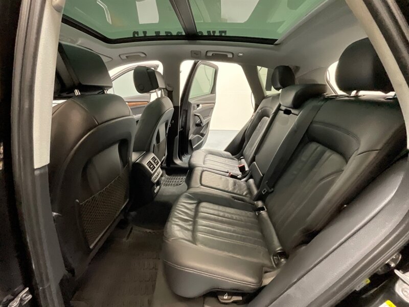 2018 Audi Q5 2.0T quattro Premium Plus AWD / Panoramic Sunroof / Navigation & Backup Camera / Leather Heated Seats - Photo 11 - Gladstone, OR 97027