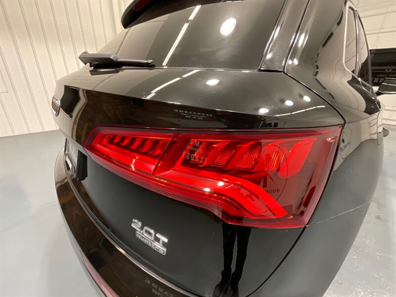 2018 Audi Q5 2.0T quattro Premium Plus AWD / Panoramic Sunroof / Navigation & Backup Camera / Leather Heated Seats - Photo 28 - Gladstone, OR 97027