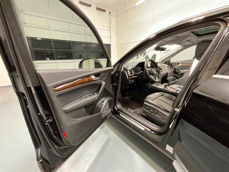 2018 Audi Q5 2.0T quattro Premium Plus AWD / Panoramic Sunroof / Navigation & Backup Camera / Leather Heated Seats - Photo 31 - Gladstone, OR 97027