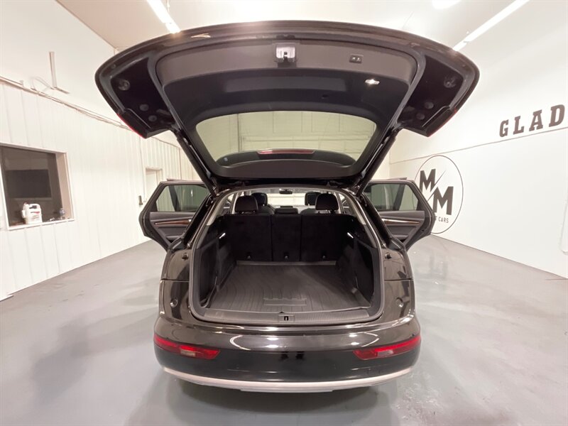 2018 Audi Q5 2.0T quattro Premium Plus AWD / Panoramic Sunroof / Navigation & Backup Camera / Leather Heated Seats - Photo 47 - Gladstone, OR 97027