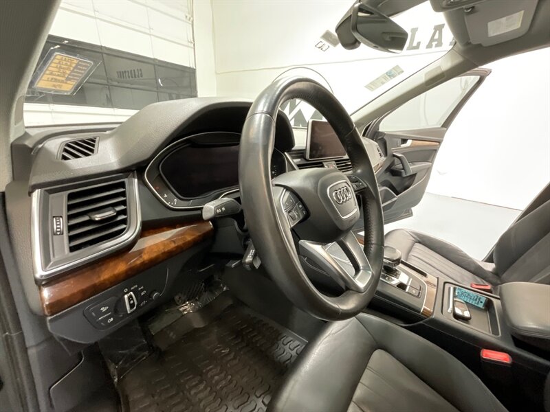 2018 Audi Q5 2.0T quattro Premium Plus AWD / Panoramic Sunroof / Navigation & Backup Camera / Leather Heated Seats - Photo 35 - Gladstone, OR 97027