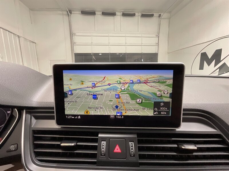 2018 Audi Q5 2.0T quattro Premium Plus AWD / Panoramic Sunroof / Navigation & Backup Camera / Leather Heated Seats - Photo 40 - Gladstone, OR 97027