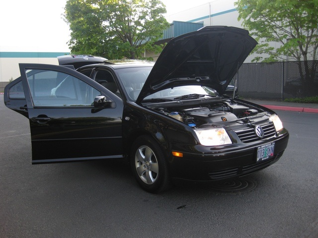 2003 Volkswagen Jetta GLS/ Leather/ Heated seats/ Moonroof - Photo 17 - Portland, OR 97217