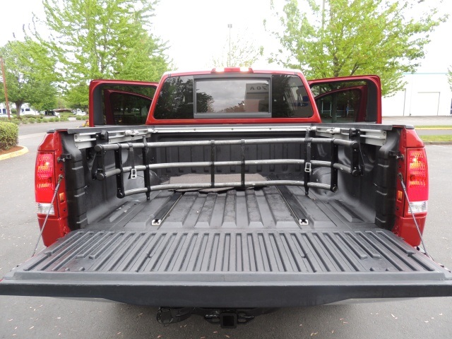 2005 Nissan Titan LE / 4X4 / Leather/ Navigation / Sunroof / DVD   - Photo 23 - Portland, OR 97217