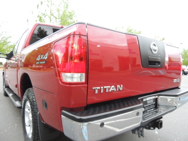 2005 Nissan Titan LE / 4X4 / Leather/ Navigation / Sunroof / DVD   - Photo 11 - Portland, OR 97217