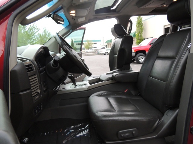 2005 Nissan Titan LE / 4X4 / Leather/ Navigation / Sunroof / DVD   - Photo 34 - Portland, OR 97217