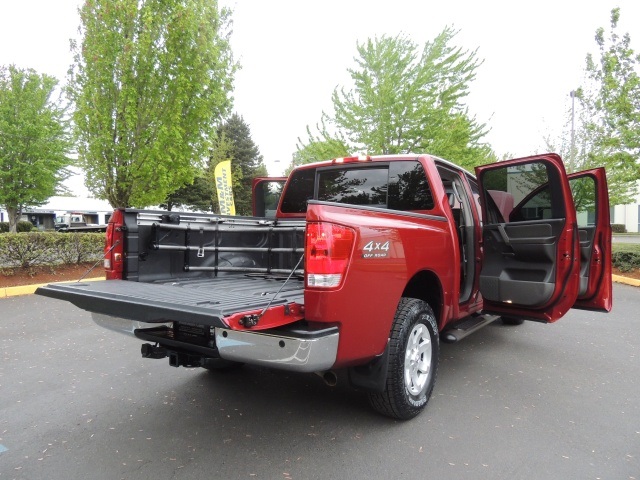 2005 Nissan Titan LE / 4X4 / Leather/ Navigation / Sunroof / DVD   - Photo 29 - Portland, OR 97217