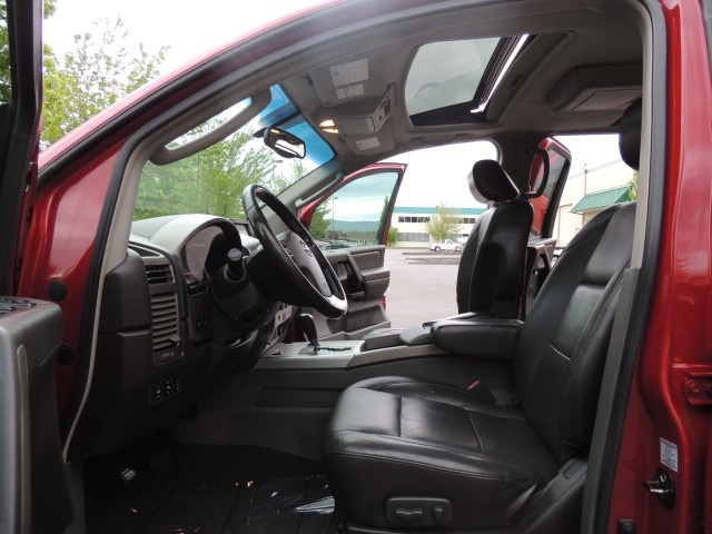 2005 Nissan Titan LE / 4X4 / Leather/ Navigation / Sunroof / DVD   - Photo 15 - Portland, OR 97217