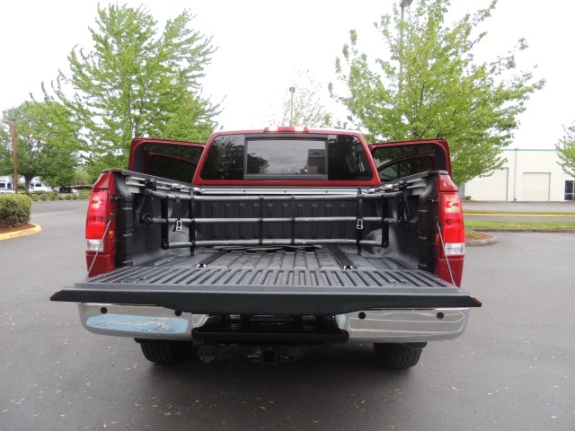 2005 Nissan Titan LE / 4X4 / Leather/ Navigation / Sunroof / DVD   - Photo 28 - Portland, OR 97217