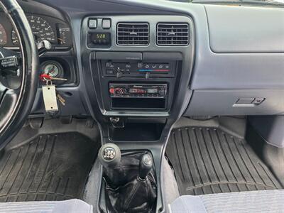 1997 Toyota 4Runner 4X4 V6/ 5-SPEED MANUAL / TIMING BELT DONE / LIFTED / NEW TIRES / NEW WHEELS / NEW LIFT / ZERO RUST !! - Photo 37 - Portland, OR 97217