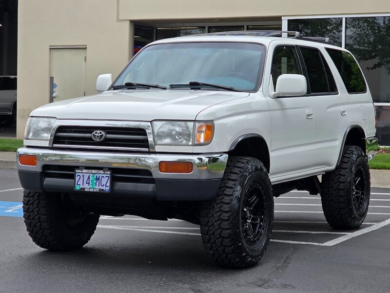 1997 Toyota 4Runner 4X4 V6/ 5-SPEED MANUAL / TIMING BELT DONE / LIFTED  / NEW TIRES / NEW WHEELS / NEW LIFT / ZERO RUST !! - Photo 1 - Portland, OR 97217