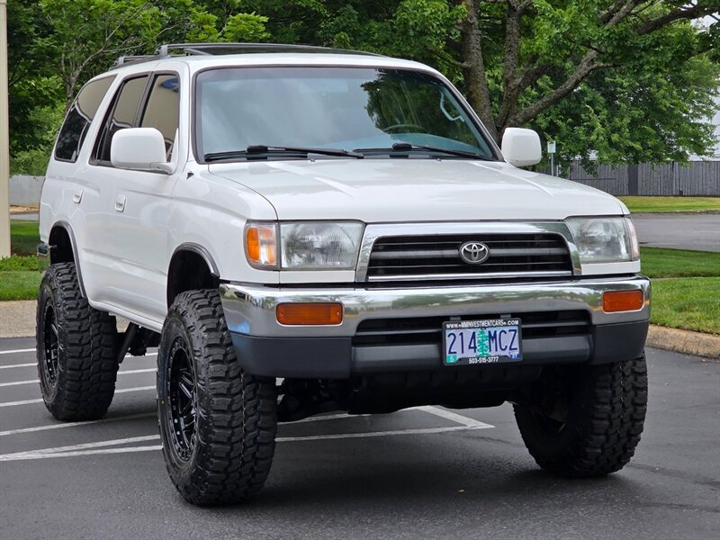 1997 Toyota 4Runner 4X4 V6/ 5-SPEED MANUAL / TIMING BELT DONE / LIFTED  / NEW TIRES / NEW WHEELS / NEW LIFT / ZERO RUST !! - Photo 2 - Portland, OR 97217