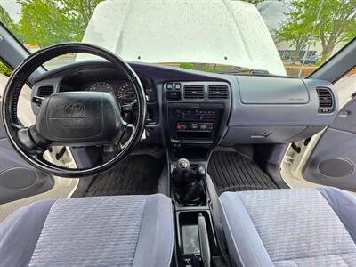 1997 Toyota 4Runner 4X4 V6/ 5-SPEED MANUAL / TIMING BELT DONE / LIFTED / NEW TIRES / NEW WHEELS / NEW LIFT / ZERO RUST !! - Photo 17 - Portland, OR 97217
