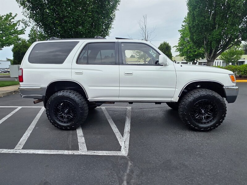 1997 Toyota 4Runner 4X4 V6/ 5-SPEED MANUAL / TIMING BELT DONE / LIFTED  / NEW TIRES / NEW WHEELS / NEW LIFT / ZERO RUST !! - Photo 4 - Portland, OR 97217