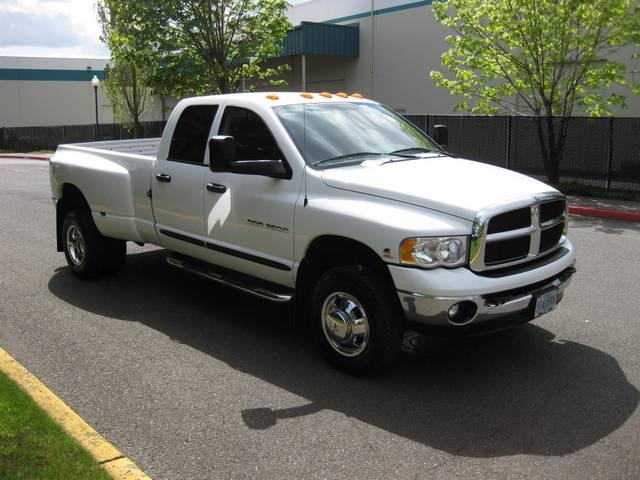 2005 Dodge Ram 3500 SLT Dually   - Photo 12 - Portland, OR 97217