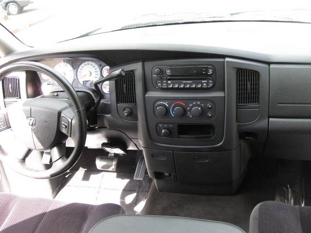 2005 Dodge Ram 3500 SLT Dually   - Photo 23 - Portland, OR 97217