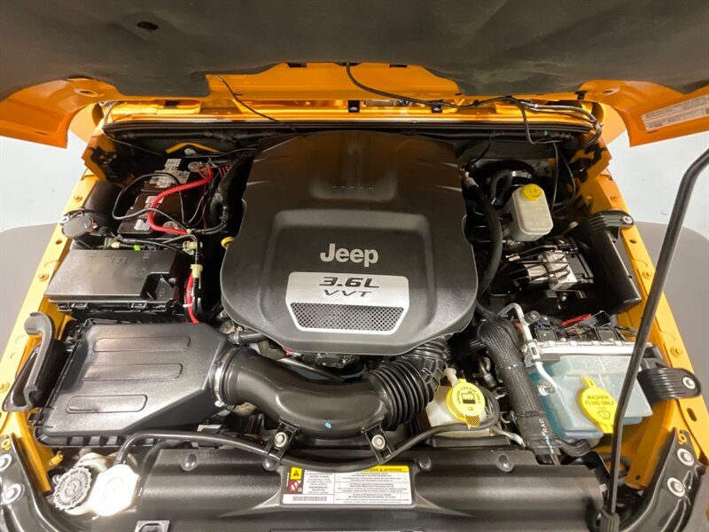 2012 Jeep Wrangler Unlimited Rubicon 4X4 / V6 /6-SPEED MANUAL /LIFTED / BRAND NEW 35 " MUD TIRES / Navigation / WINCH / ZERO RUST/ 77K MILES - Photo 50 - Gladstone, OR 97027