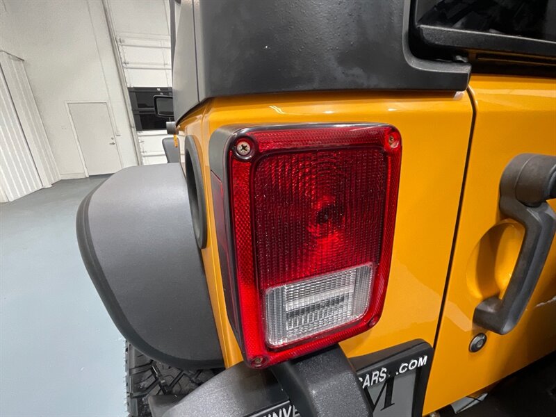 2012 Jeep Wrangler Unlimited Rubicon 4X4 / V6 /6-SPEED MANUAL /LIFTED / BRAND NEW 35 " MUD TIRES / Navigation / WINCH / ZERO RUST/ 77K MILES - Photo 28 - Gladstone, OR 97027