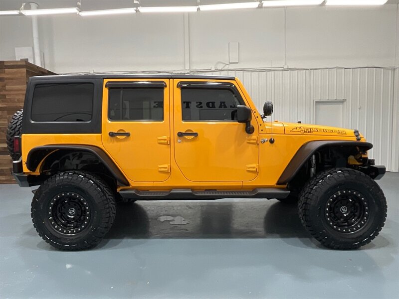 2012 Jeep Wrangler Unlimited Rubicon 4X4 / V6 /6-SPEED MANUAL /LIFTED / BRAND NEW 35 " MUD TIRES / Navigation / WINCH / ZERO RUST/ 77K MILES - Photo 4 - Gladstone, OR 97027