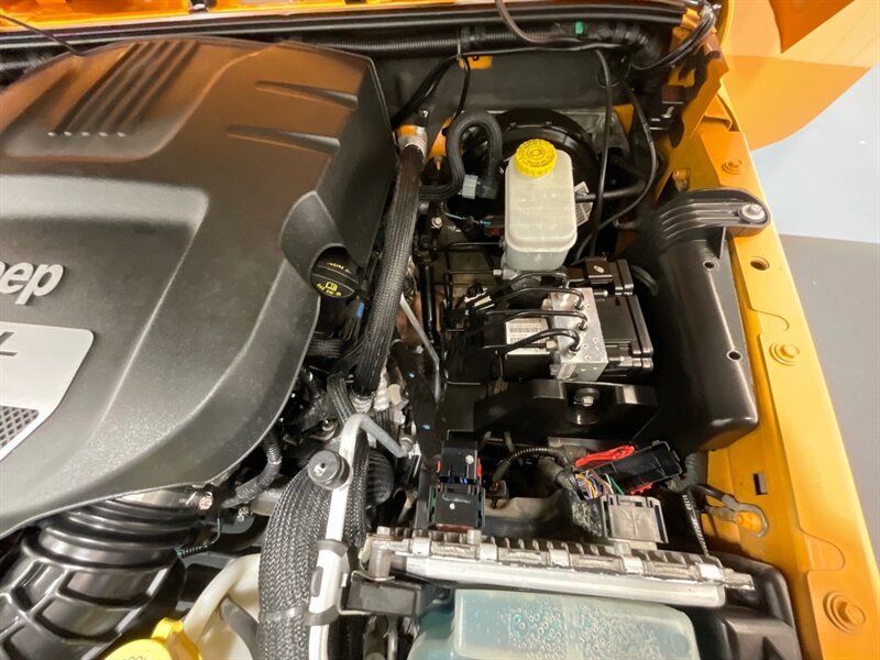 2012 Jeep Wrangler Unlimited Rubicon 4X4 / V6 /6-SPEED MANUAL /LIFTED / BRAND NEW 35 " MUD TIRES / Navigation / WINCH / ZERO RUST/ 77K MILES - Photo 53 - Gladstone, OR 97027