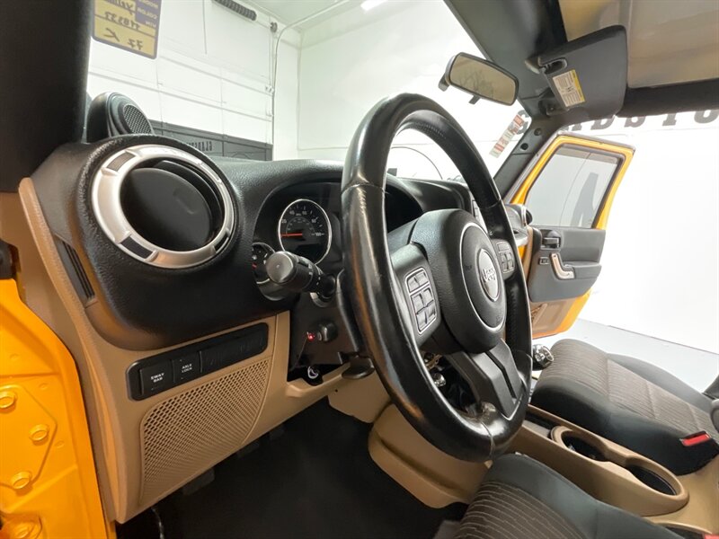 2012 Jeep Wrangler Unlimited Rubicon 4X4 / V6 /6-SPEED MANUAL /LIFTED / BRAND NEW 35 " MUD TIRES / Navigation / WINCH / ZERO RUST/ 77K MILES - Photo 38 - Gladstone, OR 97027