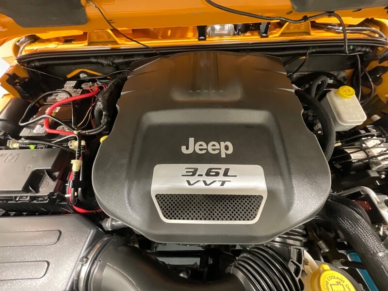 2012 Jeep Wrangler Unlimited Rubicon 4X4 / V6 /6-SPEED MANUAL /LIFTED / BRAND NEW 35 " MUD TIRES / Navigation / WINCH / ZERO RUST/ 77K MILES - Photo 51 - Gladstone, OR 97027