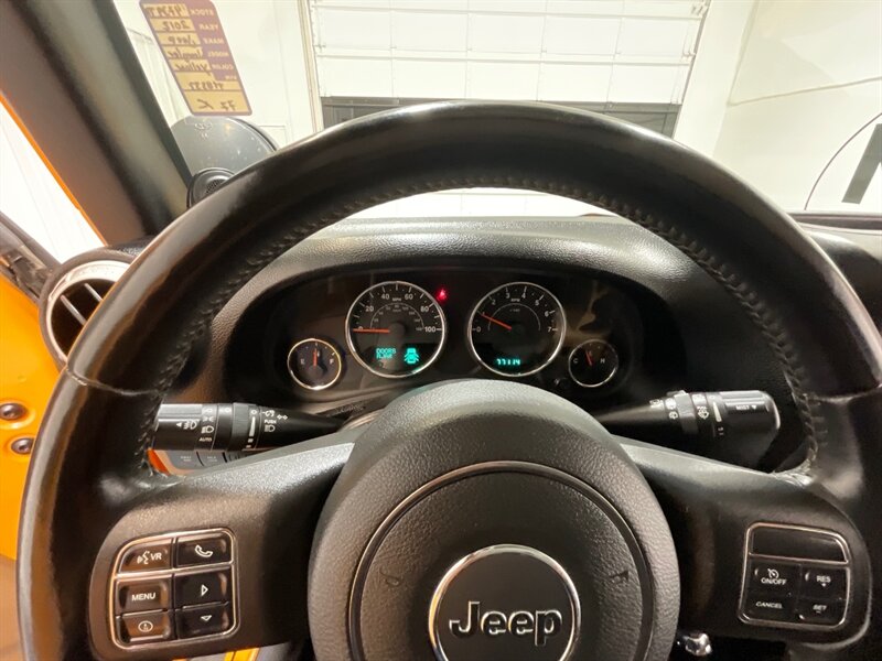 2012 Jeep Wrangler Unlimited Rubicon 4X4 / V6 /6-SPEED MANUAL /LIFTED / BRAND NEW 35 " MUD TIRES / Navigation / WINCH / ZERO RUST/ 77K MILES - Photo 41 - Gladstone, OR 97027