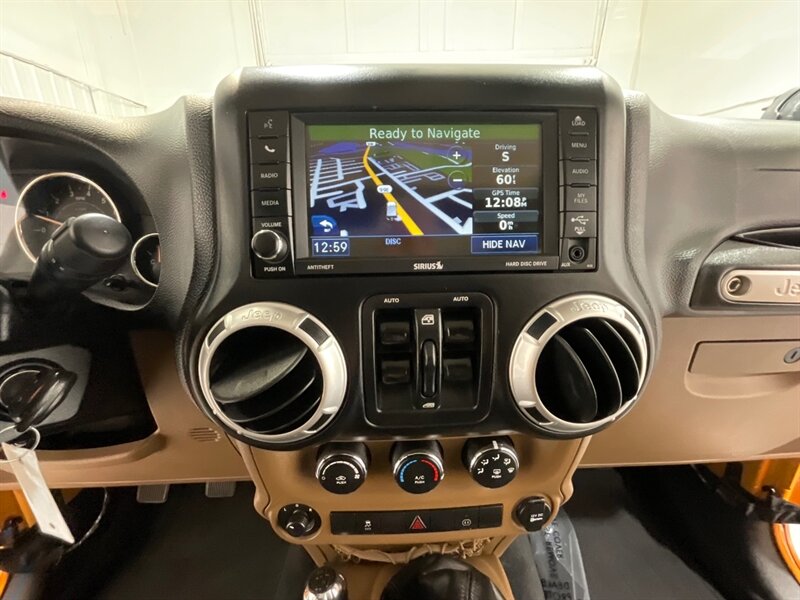 2012 Jeep Wrangler Unlimited Rubicon 4X4 / V6 /6-SPEED MANUAL /LIFTED / BRAND NEW 35 " MUD TIRES / Navigation / WINCH / ZERO RUST/ 77K MILES - Photo 18 - Gladstone, OR 97027
