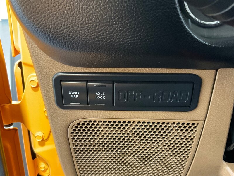 2012 Jeep Wrangler Unlimited Rubicon 4X4 / V6 /6-SPEED MANUAL /LIFTED / BRAND NEW 35 " MUD TIRES / Navigation / WINCH / ZERO RUST/ 77K MILES - Photo 22 - Gladstone, OR 97027