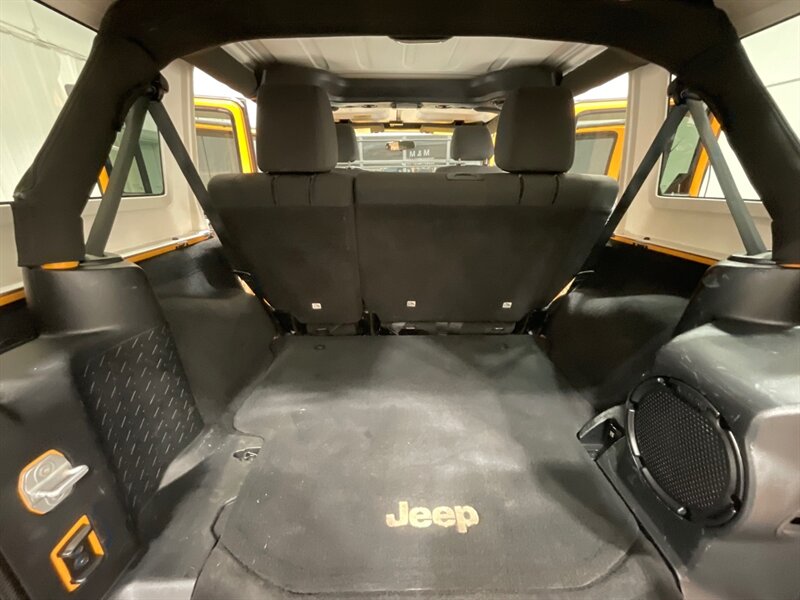 2012 Jeep Wrangler Unlimited Rubicon 4X4 / V6 /6-SPEED MANUAL /LIFTED / BRAND NEW 35 " MUD TIRES / Navigation / WINCH / ZERO RUST/ 77K MILES - Photo 14 - Gladstone, OR 97027