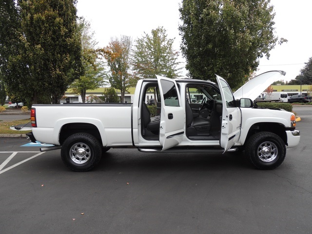 2005 GMC Sierra 2500 SLT / 4X4 / 6.6L DIESEL / Leather / Sunroof / DVD