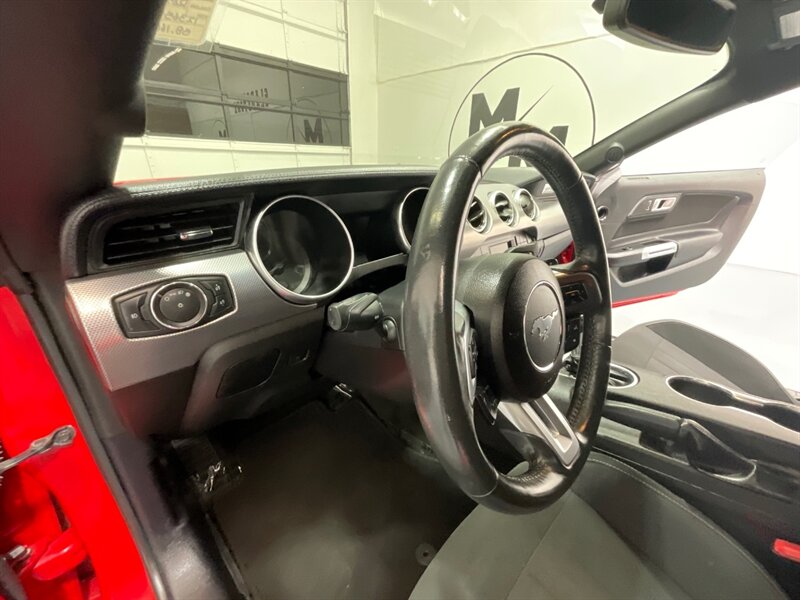 2018 Ford Mustang GT Coupe 5.0L V8 / 10-Speed Automatic / LOWERED  / Backup Camera - Photo 9 - Gladstone, OR 97027