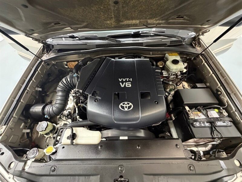 2004 Toyota 4Runner SR5 4x4 / 4.0L V6 / Central DIff Lock / ZERO RUST / LOCAL SUV / Tow Package - Photo 11 - Gladstone, OR 97027