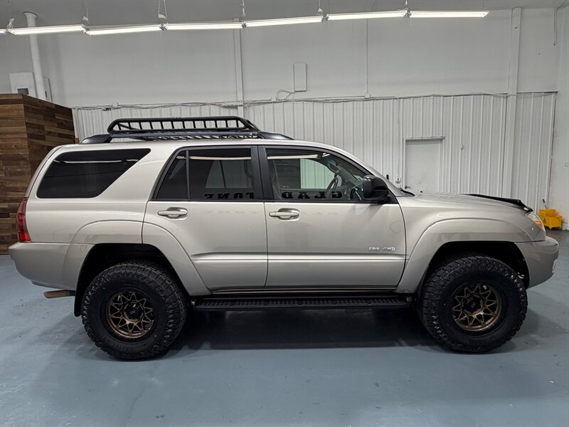 2004 Toyota 4Runner SR5 4x4 / 4.0L V6 / NEW WHEELS & TIRES / NEW LIFT  / Central Diff Lock / ZERO RUST - Photo 4 - Gladstone, OR 97027
