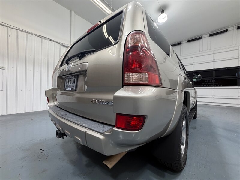 2004 Toyota 4Runner SR5 4x4 / 4.0L V6 / Central DIff Lock / ZERO RUST / LOCAL SUV / Tow Package - Photo 46 - Gladstone, OR 97027