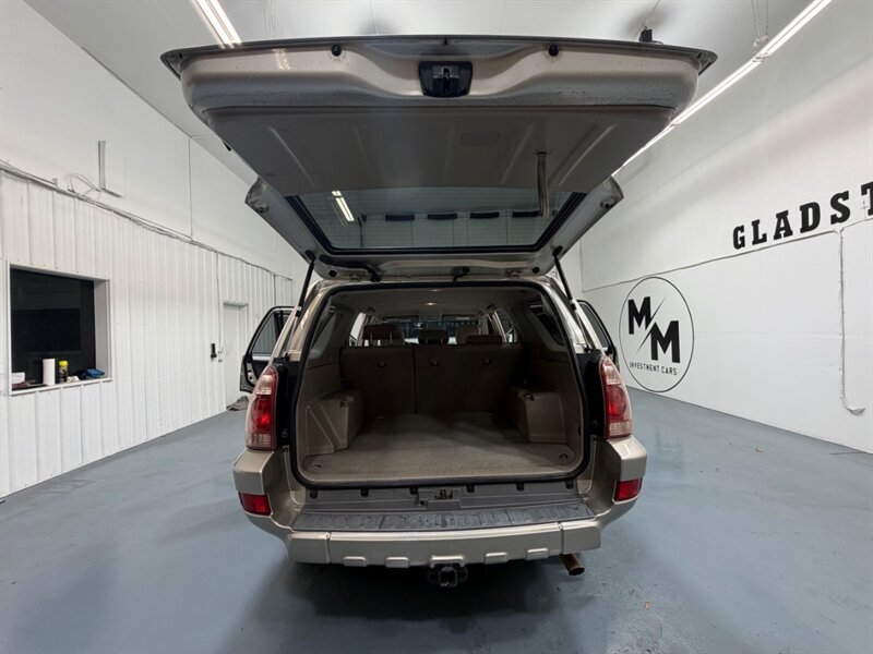 2004 Toyota 4Runner SR5 4x4 / 4.0L V6 / Central DIff Lock / ZERO RUST / LOCAL SUV / Tow Package - Photo 9 - Gladstone, OR 97027