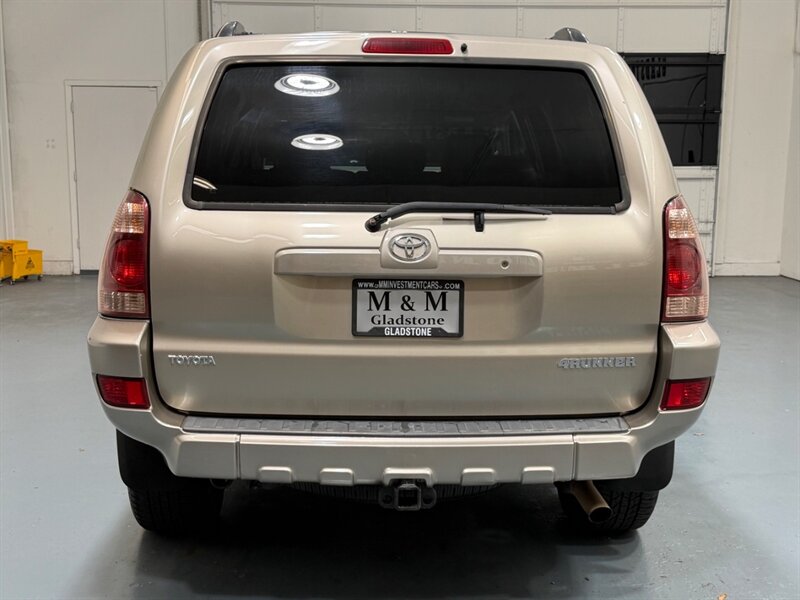 2004 Toyota 4Runner SR5 4x4 / 4.0L V6 / Central DIff Lock / ZERO RUST / LOCAL SUV / Tow Package - Photo 8 - Gladstone, OR 97027