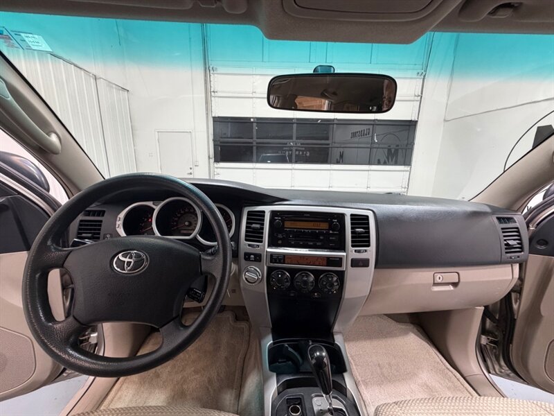 2004 Toyota 4Runner SR5 4x4 / 4.0L V6 / Central DIff Lock / ZERO RUST / LOCAL SUV / Tow Package - Photo 16 - Gladstone, OR 97027