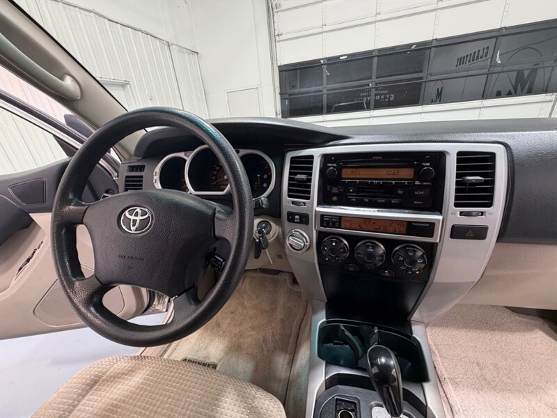 2004 Toyota 4Runner SR5 4x4 / 4.0L V6 / Central DIff Lock / ZERO RUST / LOCAL SUV / Tow Package - Photo 32 - Gladstone, OR 97027