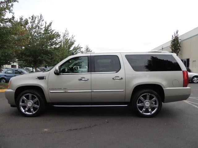 2007 Cadillac Escalade ESV 4WD / Navigation / 2 DVDs / Excel Cond   - Photo 3 - Portland, OR 97217