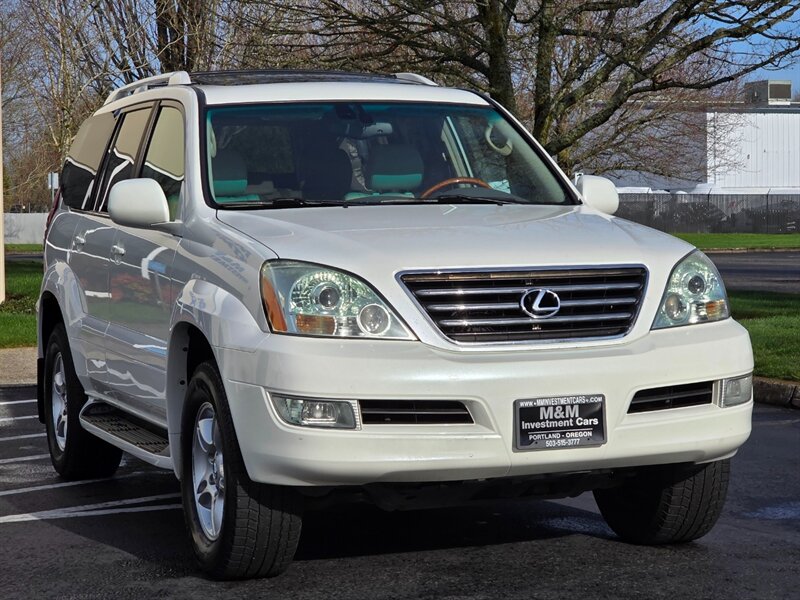 2004 Lexus GX 470 4X4 / V8 4.7L / 8-Passenger / NAVi / Back Cam  / DVD / Timing Belt Done / Always Serviced At Lexus / Fully Loaded / 1-Owner - Photo 2 - Portland, OR 97217