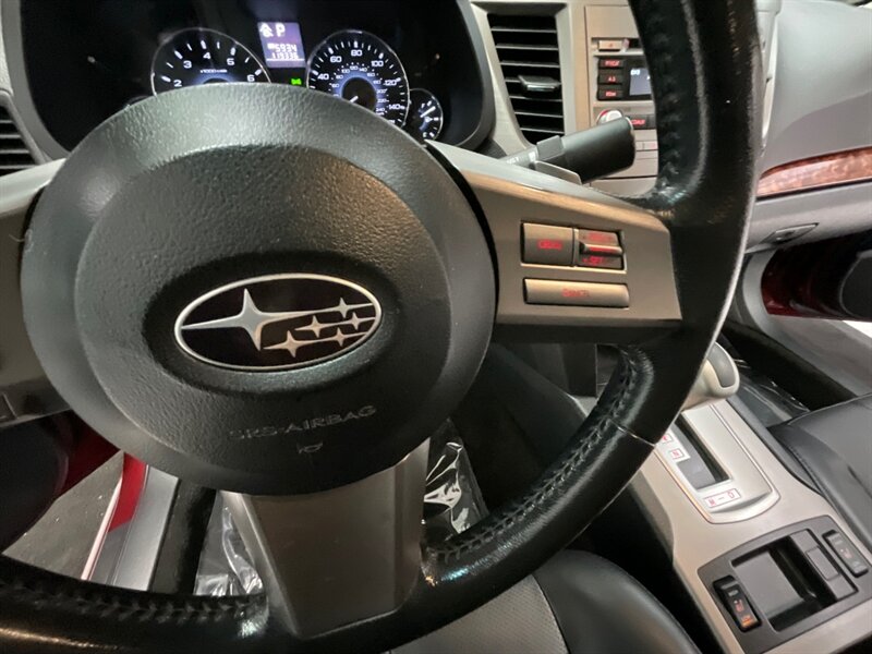 2011 Subaru Legacy 2.5i Limited Sedan AWD / 2.5L 4Cyl / Leather Sunro  / Heated Seats / LOCAL OREGON CAR - Photo 19 - Gladstone, OR 97027