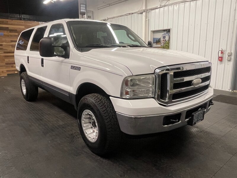 2005 Ford Excursion XLT 4X4 / 3RD SEAT / 6.0L DIESEL / CLEAN   - Photo 2 - Gladstone, OR 97027