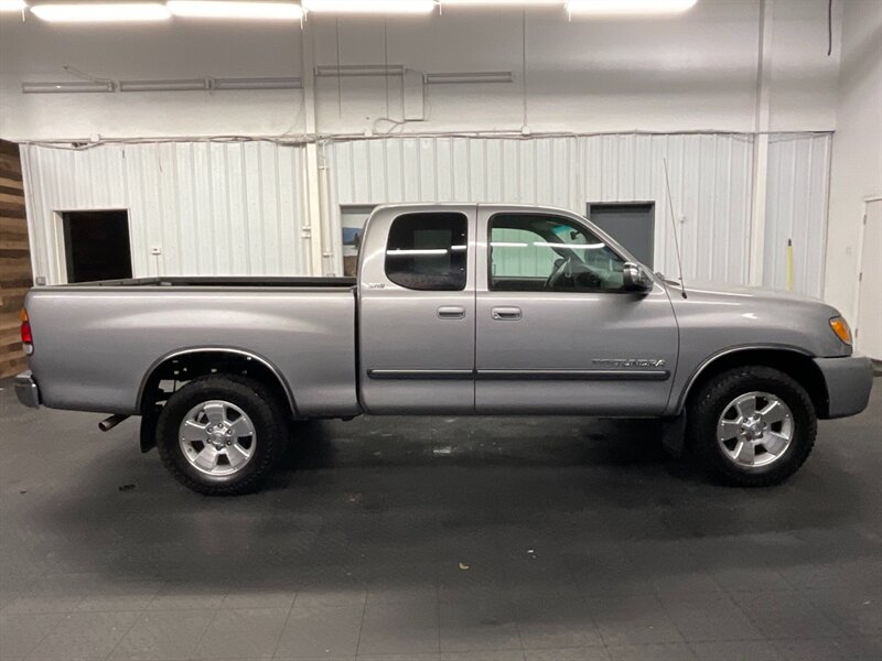 2003 Toyota Tundra SR5 4dr Access Cab 3.4L V6 / 5-SPEED MANUAL / RARE  RARE 5-SPEED MANUAL TUNDRA / V6 3.4L / NEW TIMING BELT SERVICE / ONLY 116,000 MILES - Photo 4 - Gladstone, OR 97027