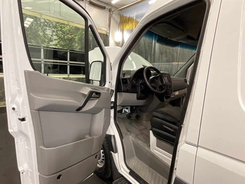 2017 Mercedes-Benz Sprinter 2500 Cargo Van 3.0L   - Photo 14 - Gladstone, OR 97027