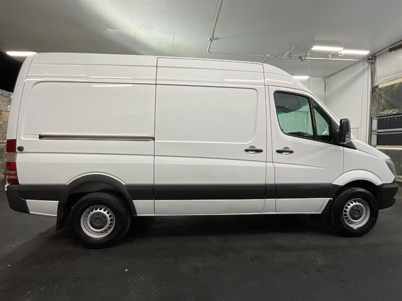 2017 Mercedes-Benz Sprinter 2500 Cargo Van 3.0L   - Photo 4 - Gladstone, OR 97027