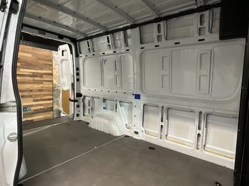 2017 Mercedes-Benz Sprinter 2500 Cargo Van 3.0L   - Photo 13 - Gladstone, OR 97027